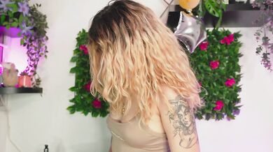 Bri_cullen - Porn Video [Cam4]: nude girl, engaging broadcaster, sensual booty