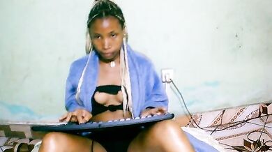 Layllah99 - Porn Video [Cam4]: hard pvt, intense surrender, live cams