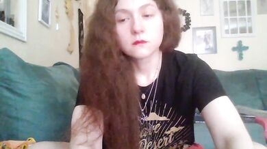 QueenCrimson - Porn Video [Cam4]: charismatic whores, intense shivers, webcam snapshot