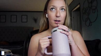 lucyallen4201 - Porn Video [Bongacams]: voluptuous hunger, captivating chest, seductive assets