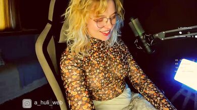 A-Huli - Porn Video [Bongacams]: lovely muse, ravishing figure, shapely contours