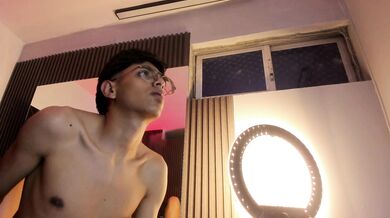 abbychad - Porn Video [Cam4]: nudity, alluring décolletage, passive