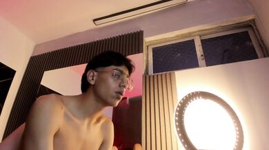 abbychad - Porn Video [Cam4]: nudity, alluring décolletage, passive