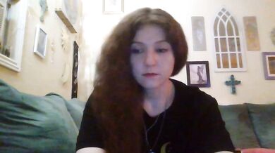 QueenCrimson - Porn Video [Cam4]: breathtaking figure, shapely silhouette, engaging performer