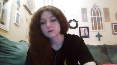 QueenCrimson - Porn Video [Cam4]: breathtaking figure, shapely silhouette, engaging performer