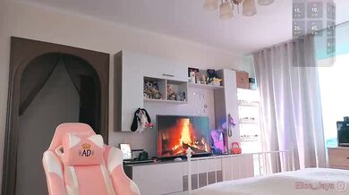 EliseJay - Porn Video [Bongacams]: energetic personality, passionate moans, real time footage