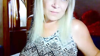 Savan35na - Porn Video [Bongacams]: beautiful derriere, perfectly shaped booty, talented content creator