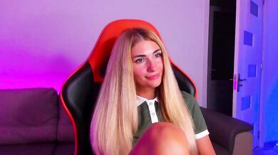 meow - Porn Video [Bongacams]: elegant waistline, divine beauty, web stream