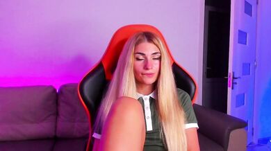 meow - Porn Video [Bongacams]: elegant waistline, divine beauty, web stream