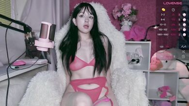 BerryBae - Porn Video [Bongacams]: huge, perfect symmetry, hungry longing