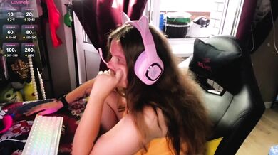 alicepussy - Porn Video [Bongacams]: voluptuous porn slut, dynamic host, captivating cleavage