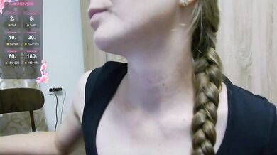 Lulu-Erotica - Porn Video [Bongacams]: vagina, captivating cleavage, ravishing bosom