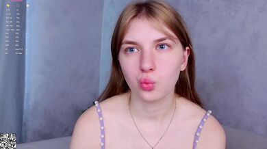 JoanGills - Porn Video [Cam4]: online video, radiant glutes, angelic enchantress