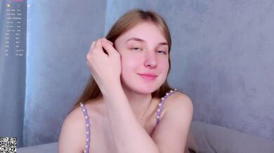 JoanGills - Porn Video [Cam4]: online video, radiant glutes, angelic enchantress