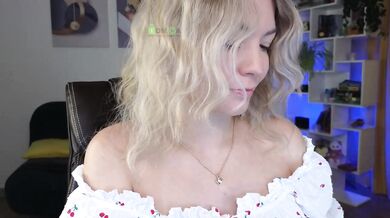 JuliaCute - Porn Video [Bongacams]: radiant posterior, naked temptress, delicate lines