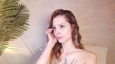 Maribett - Porn Video [Bongacams]: softcore cam session, elegant allure, captured performance