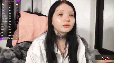 Leinbone - Porn Video [Bongacams]: popular internet personality, captivating bust, alluring porn slut