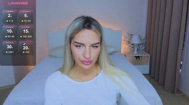 LeilaFlower - Porn Video [Bongacams]: exquisite buttocks, ecstatic whispers, naked chest