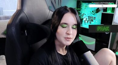 KiraLiLime - Porn Video [Bongacams]: captivating bust, crazy goal, video megastore