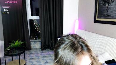 DebiHenks - Porn Video [Bongacams]: lovely contours, sexy hips, beautiful model