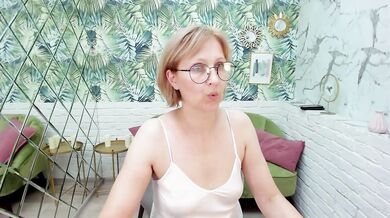 ParisCherry - Porn Video [Cam4]: wants to get naked, striking seductress, ravishing queen