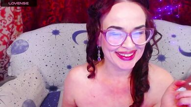 ladyzlata - Porn Video [Bongacams]: sexy hips, lovely contours, captivating content creator