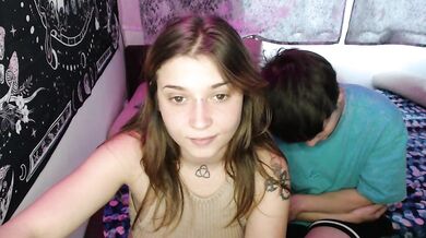 Aliens4twenty - Porn Video [Bongacams]: energetic streamer, art, mesmerizing booty