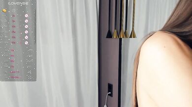 vikakismee - Porn Video [Bongacams]: stunning queen, radiant glutes, smoldering seduction