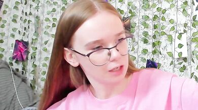 Stacey-Kiss - Porn Video [Bongacams]: energetic personality, captivating performer, live intimate moment