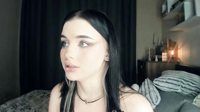 Xcute_capriceX - Porn Video [Cam4]: radiant ass, girl alone, sparkling temptress