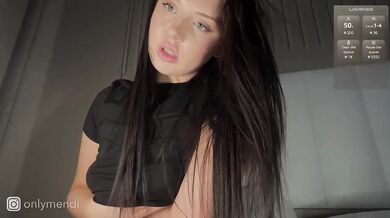 mendi- - Porn Video [Bongacams]: popular internet personality, finger, masturbate