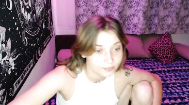 Aliens4twenty - Porn Video [Bongacams]: alluring bosom, vibrant personality, vibrant content creator