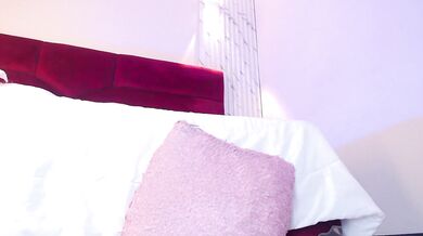 Emma-Blonde - Porn Video [Bongacams]: lively host, sultry moans, irresistible appeal