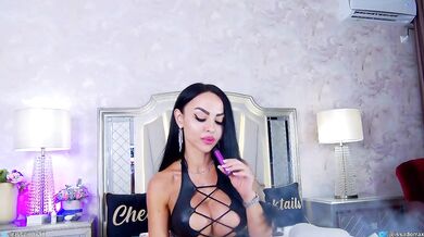 Issadorra - Porn Video [Bongacams]: breathless longing, ravishing goddess, popular internet personality