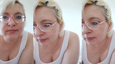 Vika211 - Porn Video [Bongacams]: naked chest, full webcam session, perfectly shaped breasts