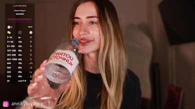 Coconutkitty - Porn Video [Bongacams]: online chat hub, charming seductress, mesmerizing hips