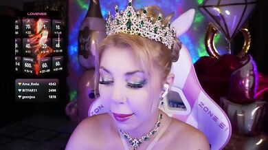 Cool-Baby - Porn Video [Bongacams]: mesmerizing bust, gorgeous décolletage, captivating allure